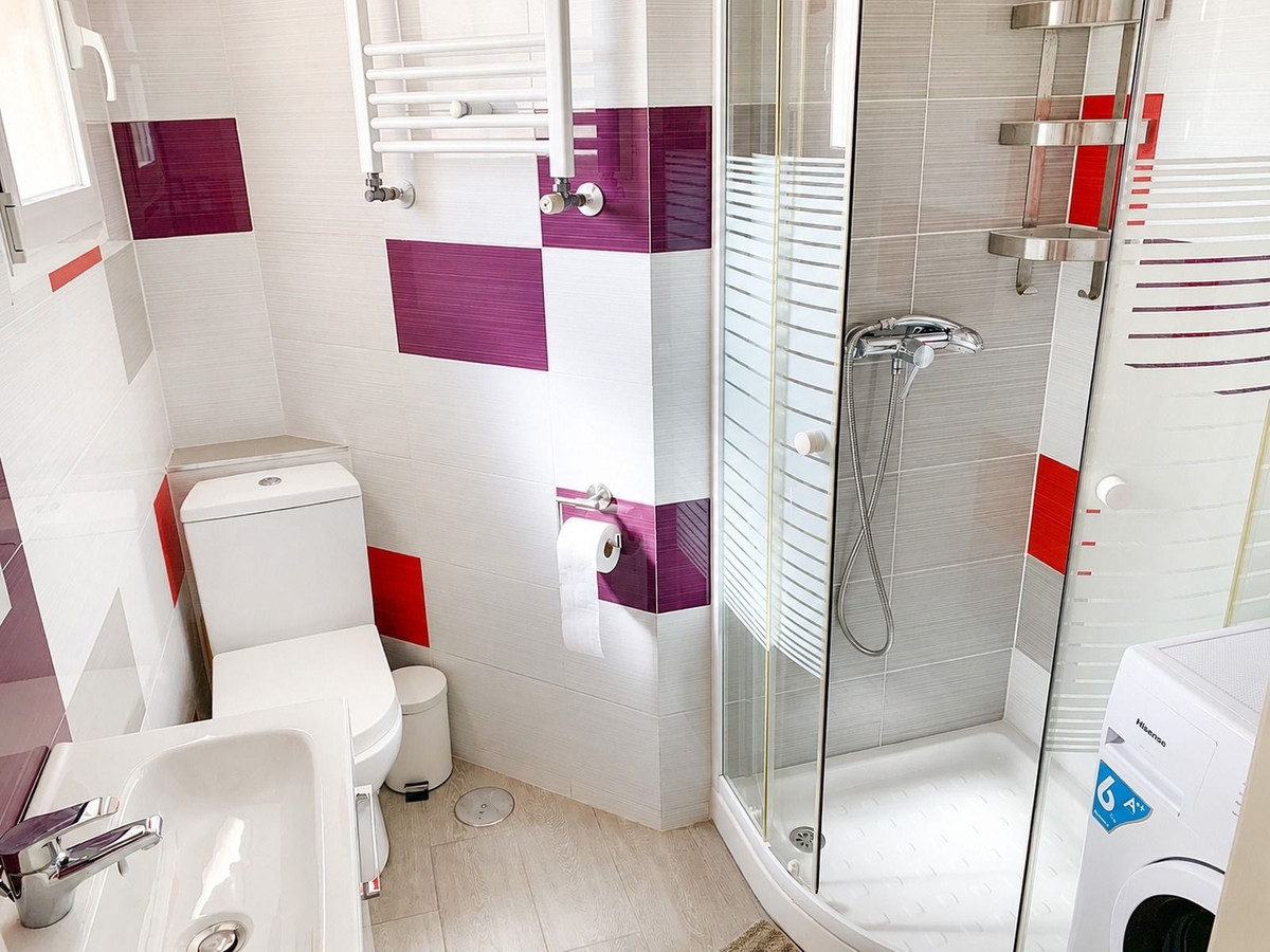 For sale - 4 Bedroom 3 Bathroom House - Detached Villa in Orihuela - La Zenia  - Alicante