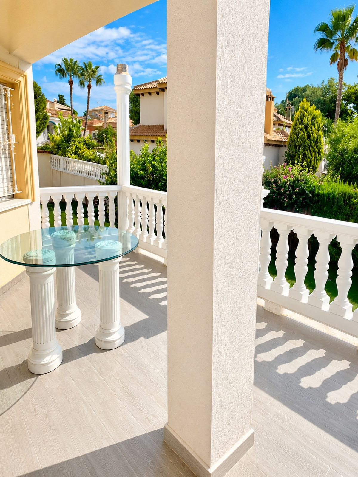 For sale - 4 Bedroom 3 Bathroom House - Detached Villa in Orihuela - La Zenia  - Alicante