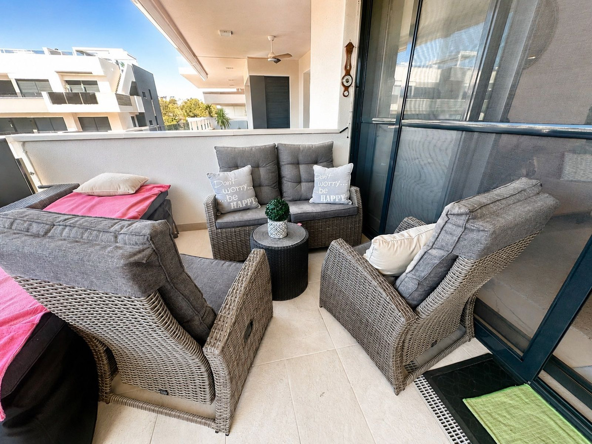 For sale - 2 Bedroom 2 Bathroom Apartment - Middle Floor Apartment in Orihuela - Los Altos  - Alicante