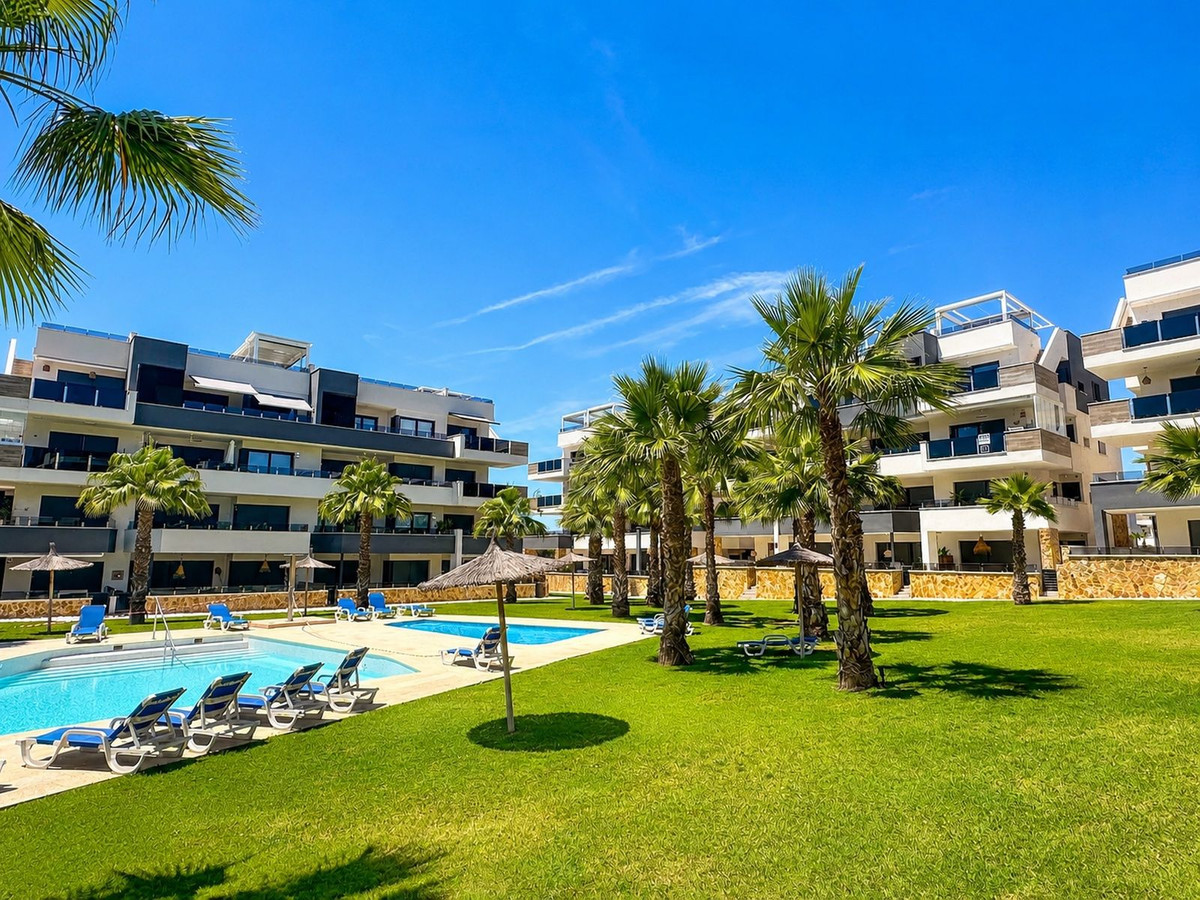 For sale - 2 Bedroom 2 Bathroom Apartment - Middle Floor Apartment in Orihuela - Los Altos  - Alicante