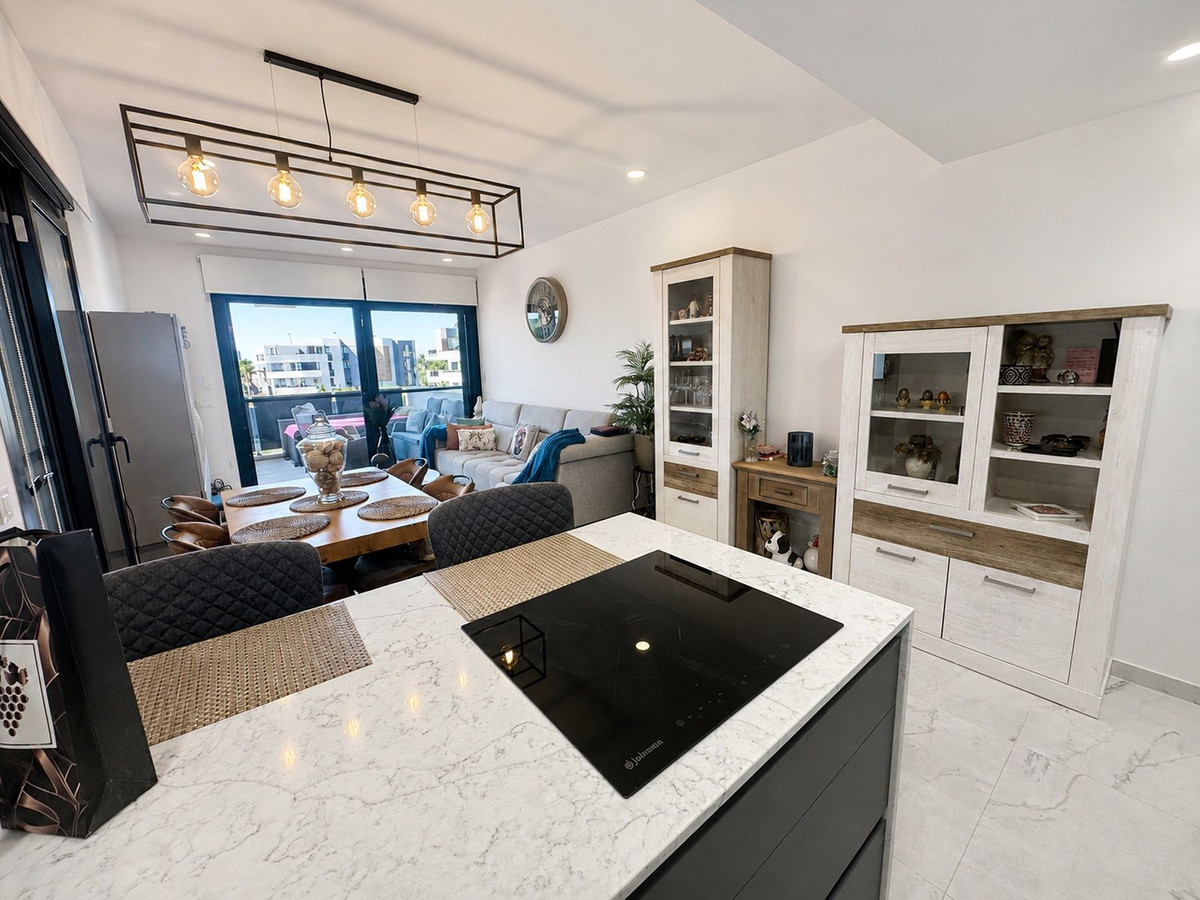 For sale - 2 Bedroom 2 Bathroom Apartment - Middle Floor Apartment in Orihuela - Los Altos  - Alicante
