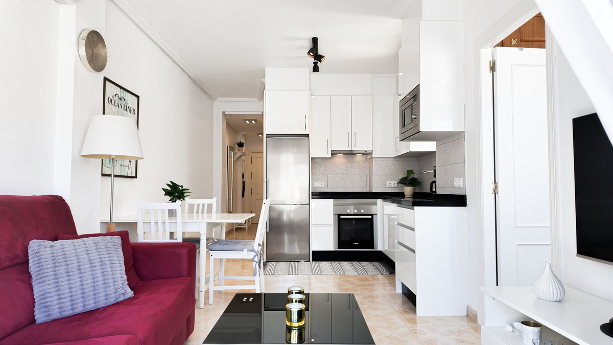 For sale - 2 Bedroom 1 Bathroom Apartment - Penthouse in Torrevieja - Torrevieja Centro  - Alicante