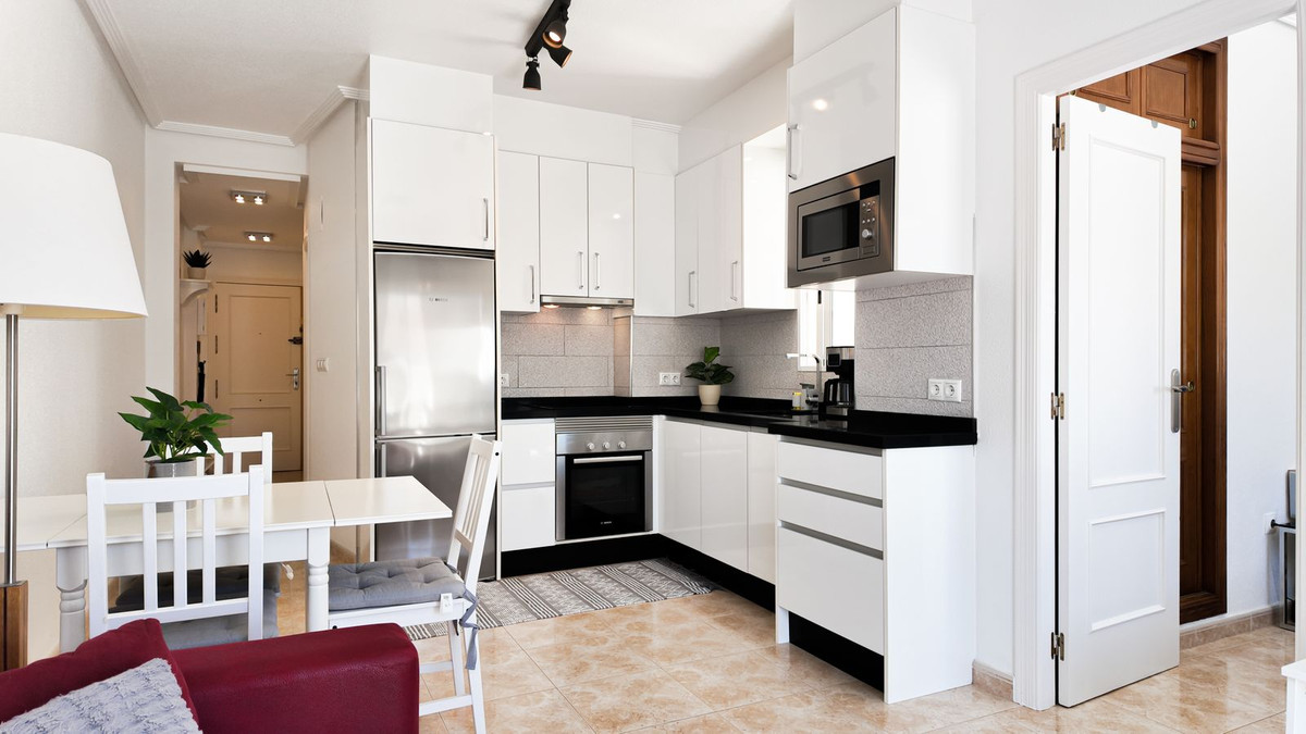For sale - 2 Bedroom 1 Bathroom Apartment - Penthouse in Torrevieja - Torrevieja Centro  - Alicante