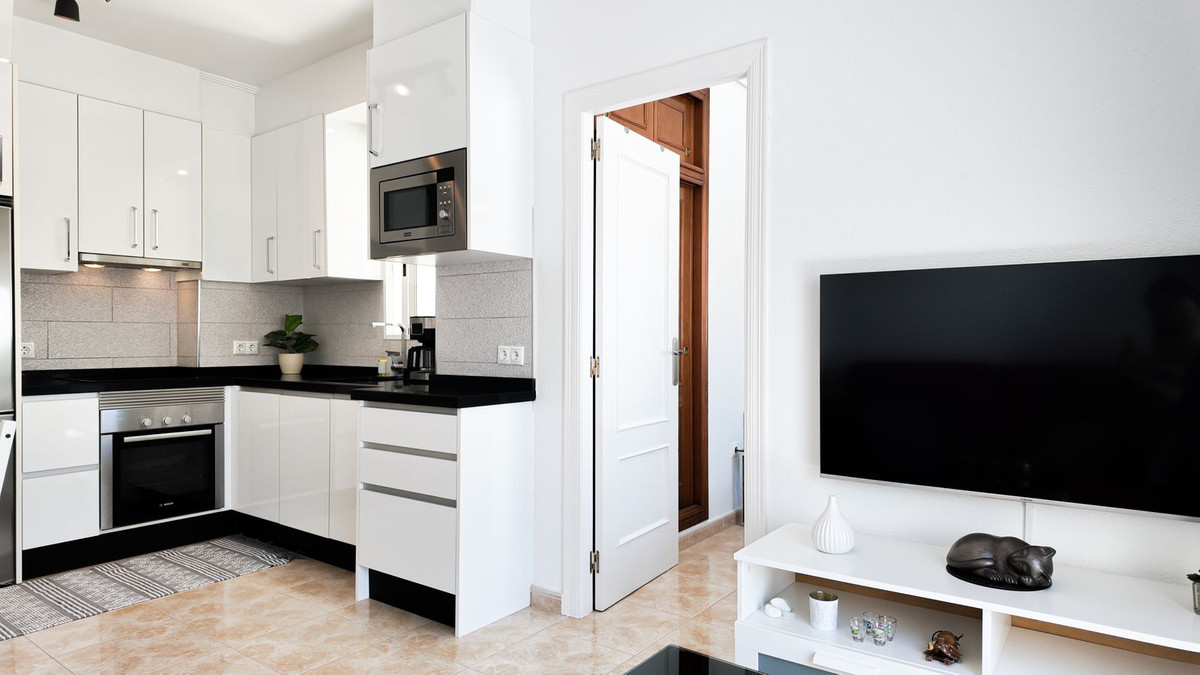 For sale - 2 Bedroom 1 Bathroom Apartment - Penthouse in Torrevieja - Torrevieja Centro  - Alicante
