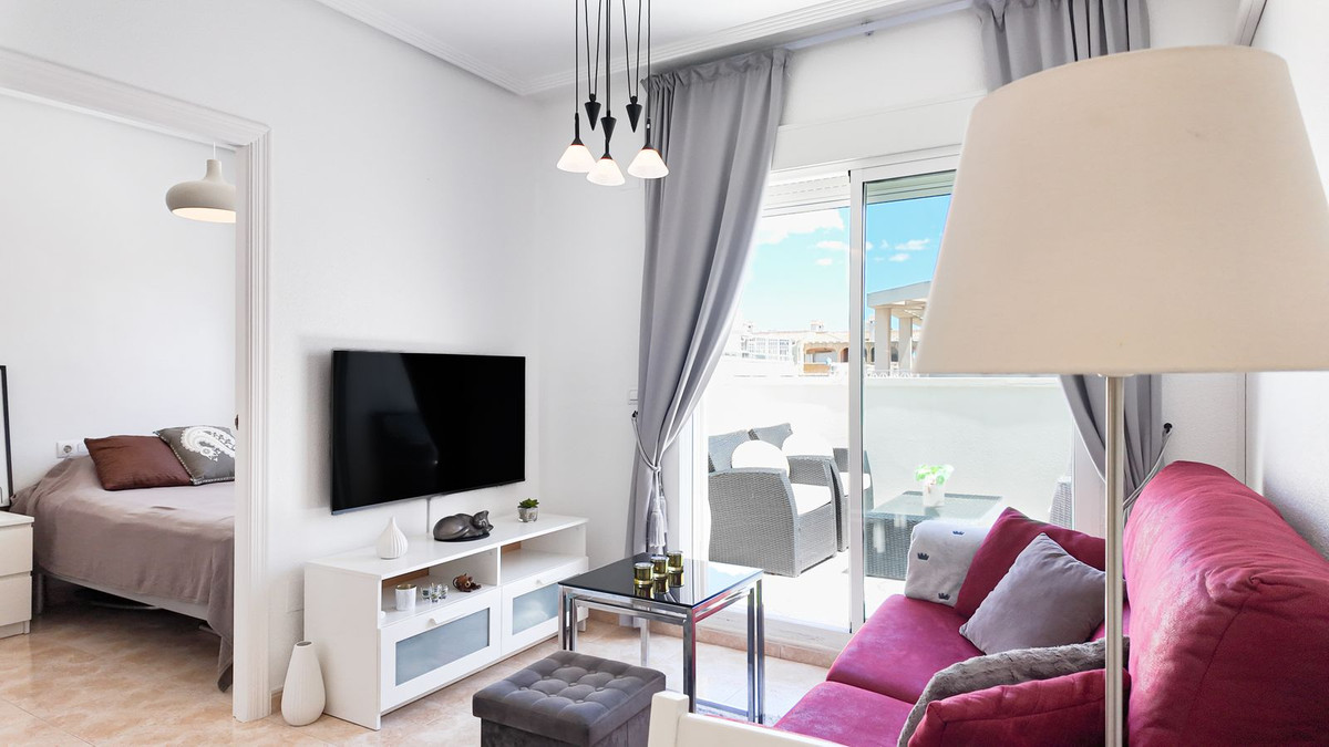 For sale - 2 Bedroom 1 Bathroom Apartment - Penthouse in Torrevieja - Torrevieja Centro  - Alicante
