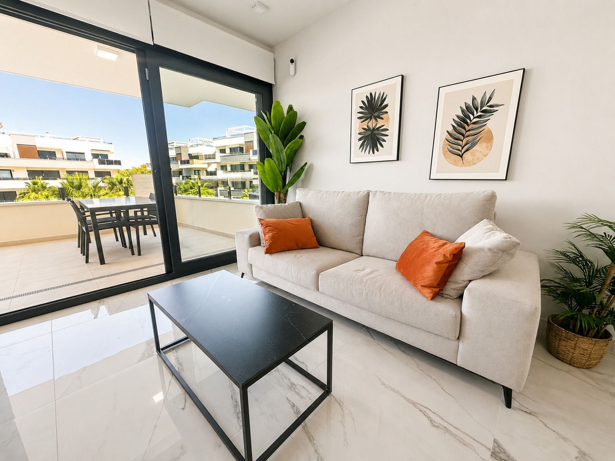 For sale - 2 Bedroom 2 Bathroom Apartment - Middle Floor Apartment in Orihuela - Los Altos  - Alicante