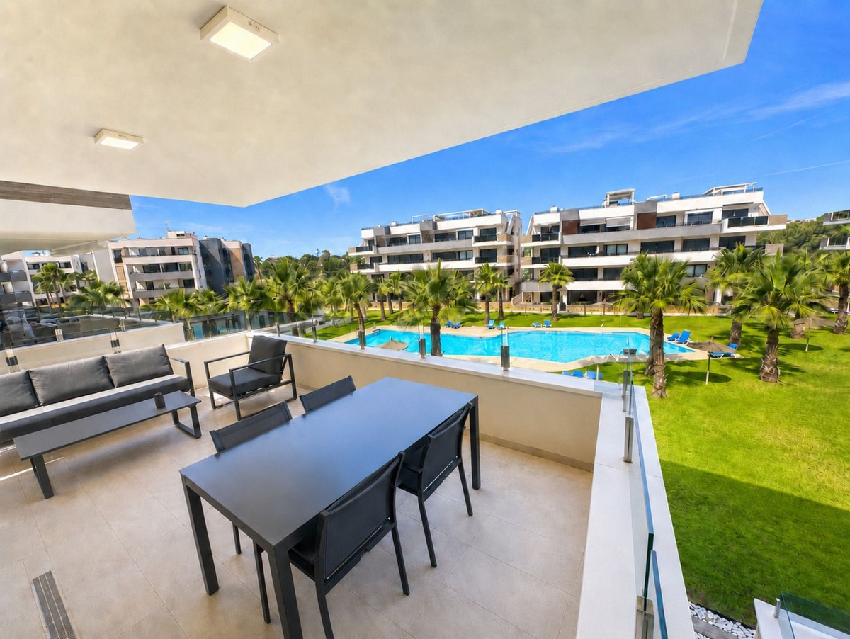 For sale - 2 Bedroom 2 Bathroom Apartment - Middle Floor Apartment in Orihuela - Los Altos  - Alicante