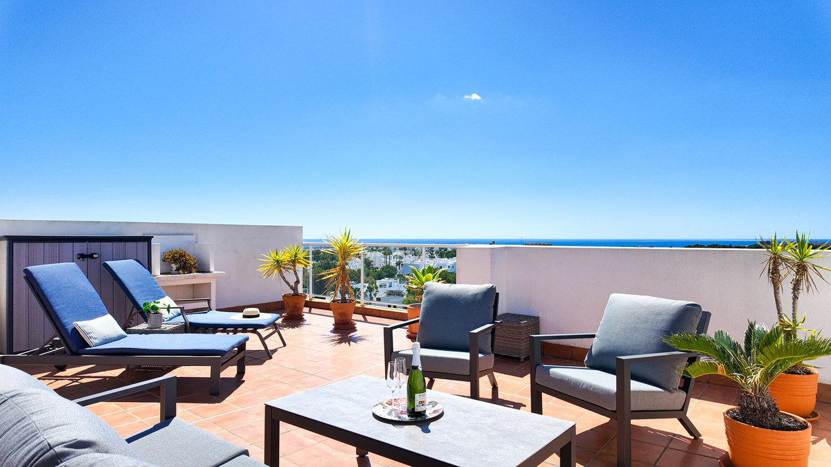 For sale - 2 Bedroom 2 Bathroom Apartment - Penthouse in Orihuela - Villamartin  - Alicante