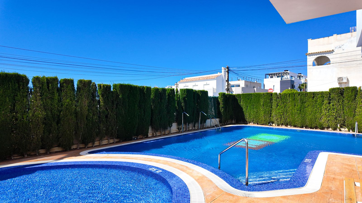 For sale - 2 Bedroom 2 Bathroom Apartment - Penthouse in Orihuela - Villamartin  - Alicante