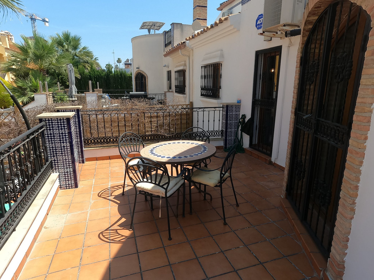 For sale - 3 Bedroom 2 Bathroom House - Detached Villa in Algorfa - La Finca Golf  - Alicante