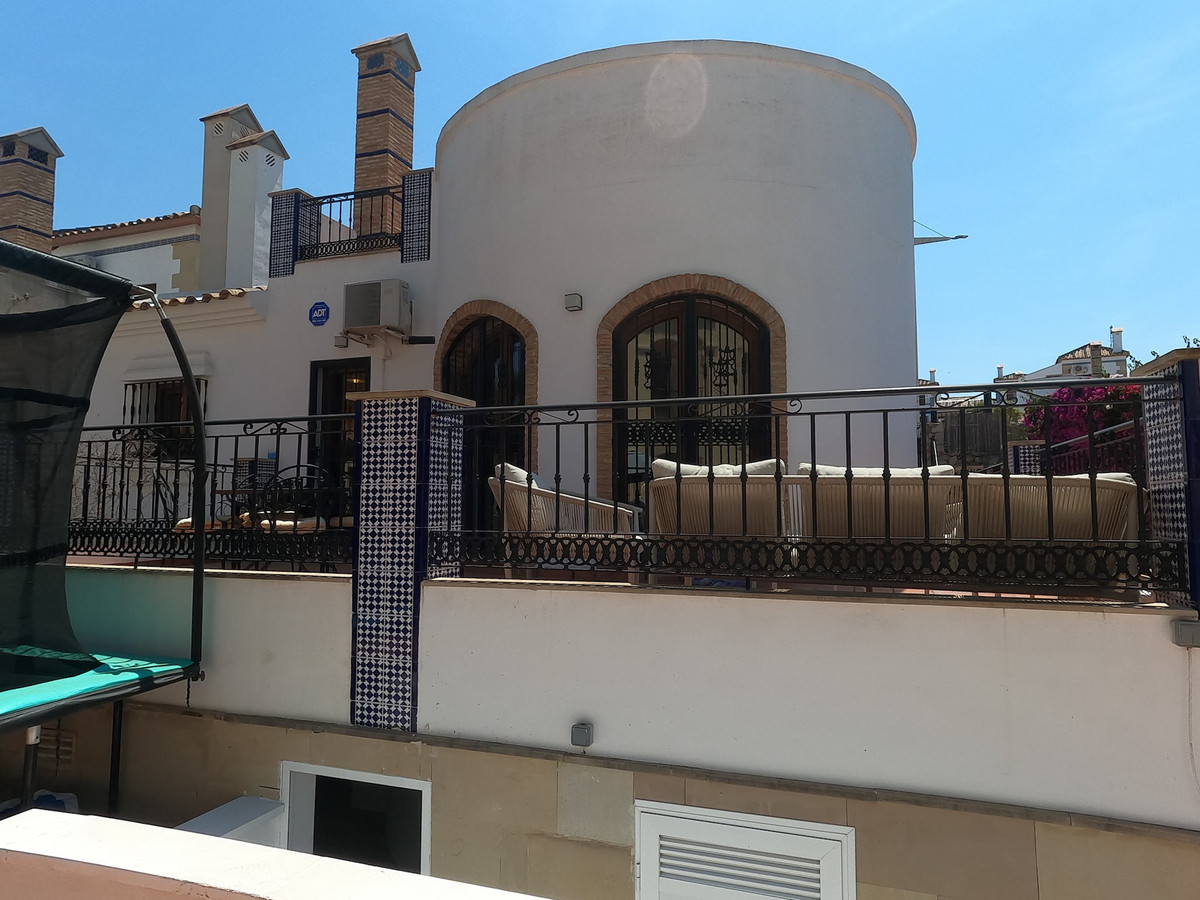 For sale - 3 Bedroom 2 Bathroom House - Detached Villa in Algorfa - La Finca Golf  - Alicante