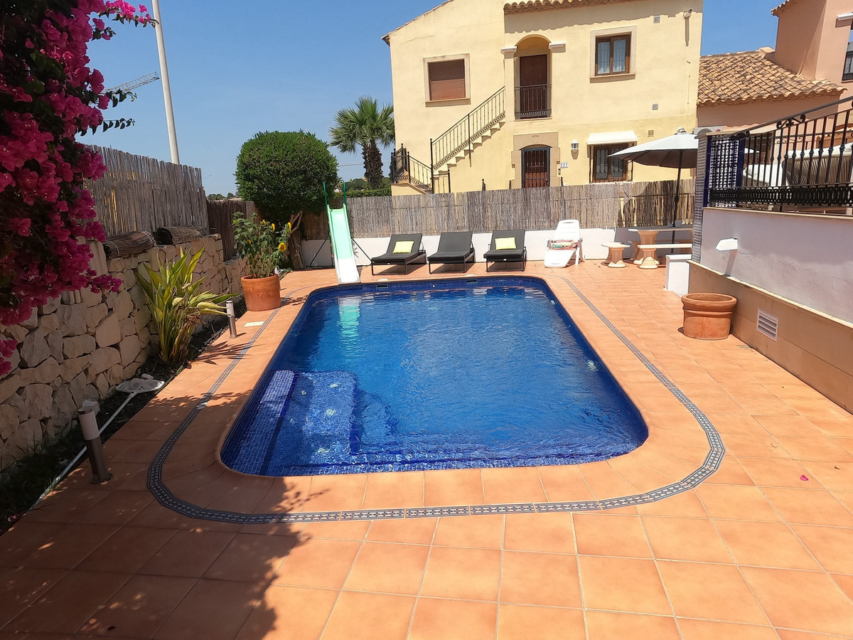 For sale - 3 Bedroom 2 Bathroom House - Detached Villa in Algorfa - La Finca Golf  - Alicante