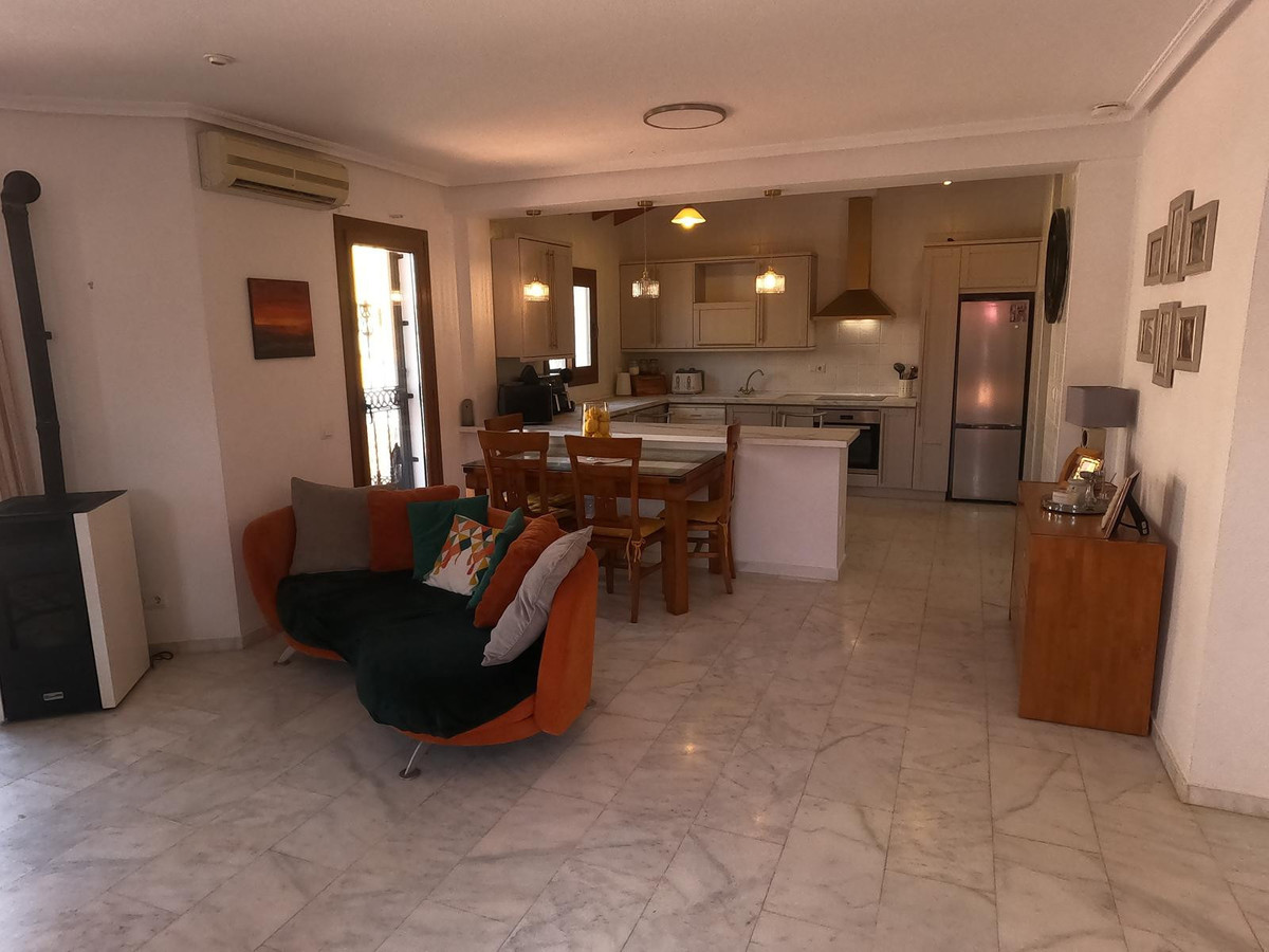 For sale - 3 Bedroom 2 Bathroom House - Detached Villa in Algorfa - La Finca Golf  - Alicante