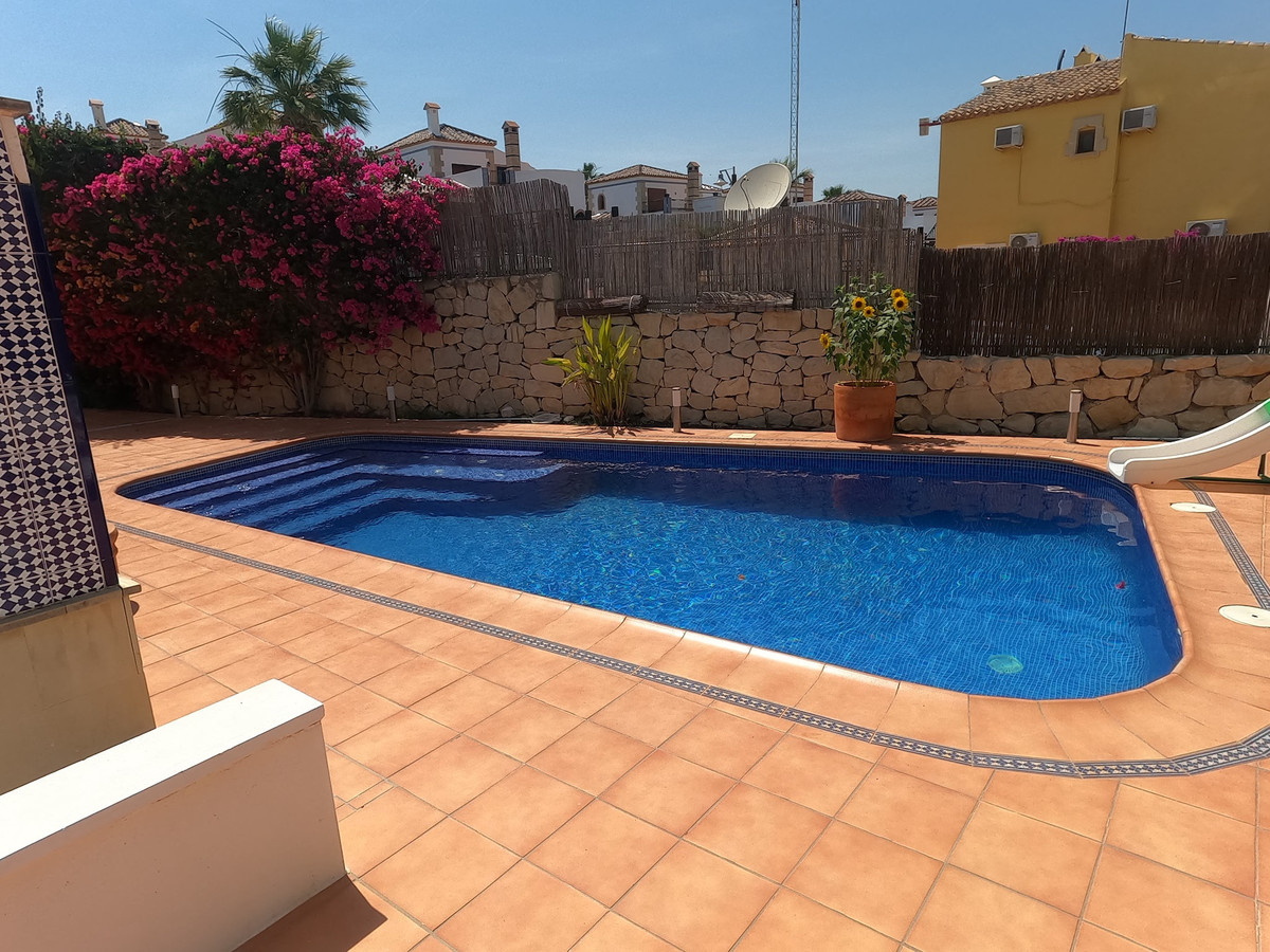 For sale - 3 Bedroom 2 Bathroom House - Detached Villa in Algorfa - La Finca Golf  - Alicante