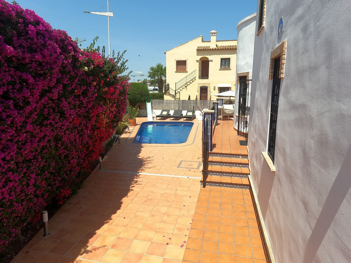 For sale - 3 Bedroom 2 Bathroom House - Detached Villa in Algorfa - La Finca Golf  - Alicante