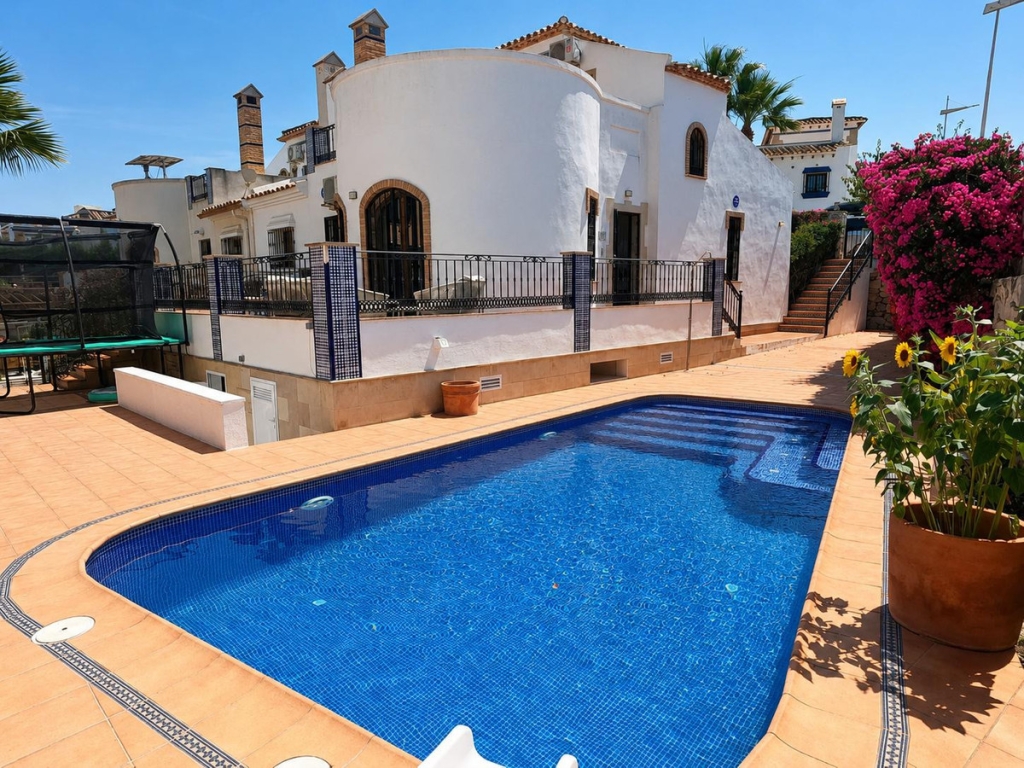 3 Bedroom 2 Bathroom House - Detached Villa in Algorfa