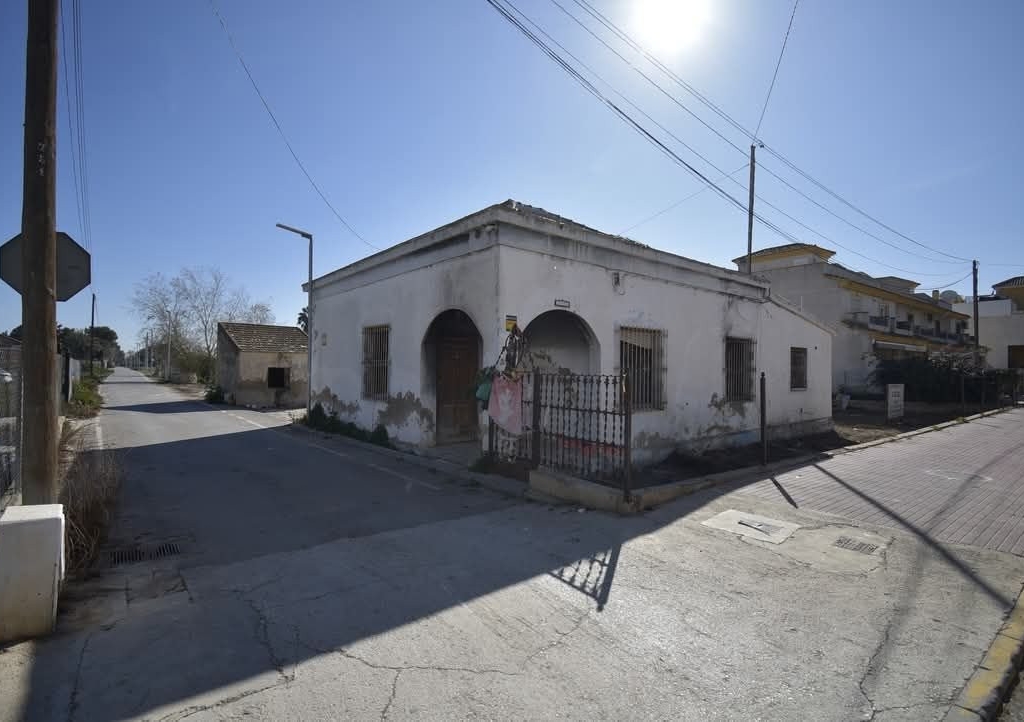 3 Bedroom 2 Bathroom House - Detached Villa in Daya Nueva