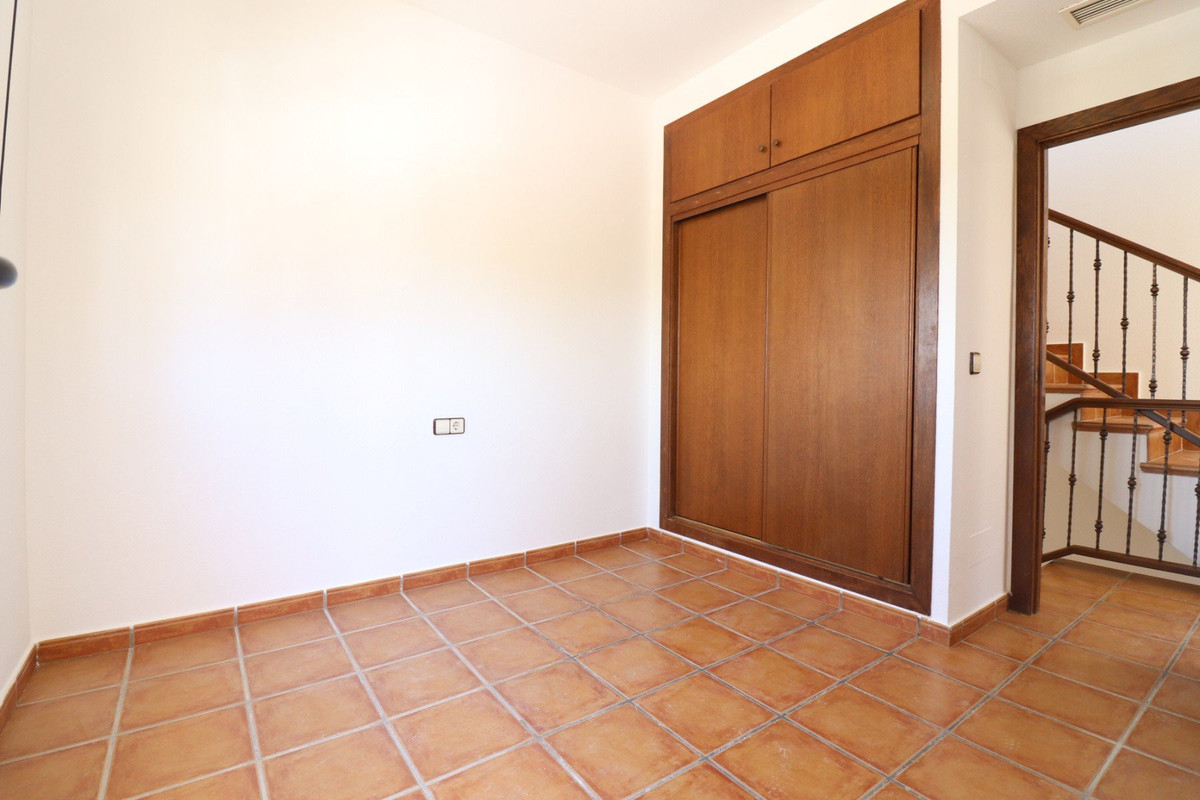 For sale - 3 Bedroom 2 Bathroom House - Semi-Detached House in Algorfa - La Finca Golf  - Alicante