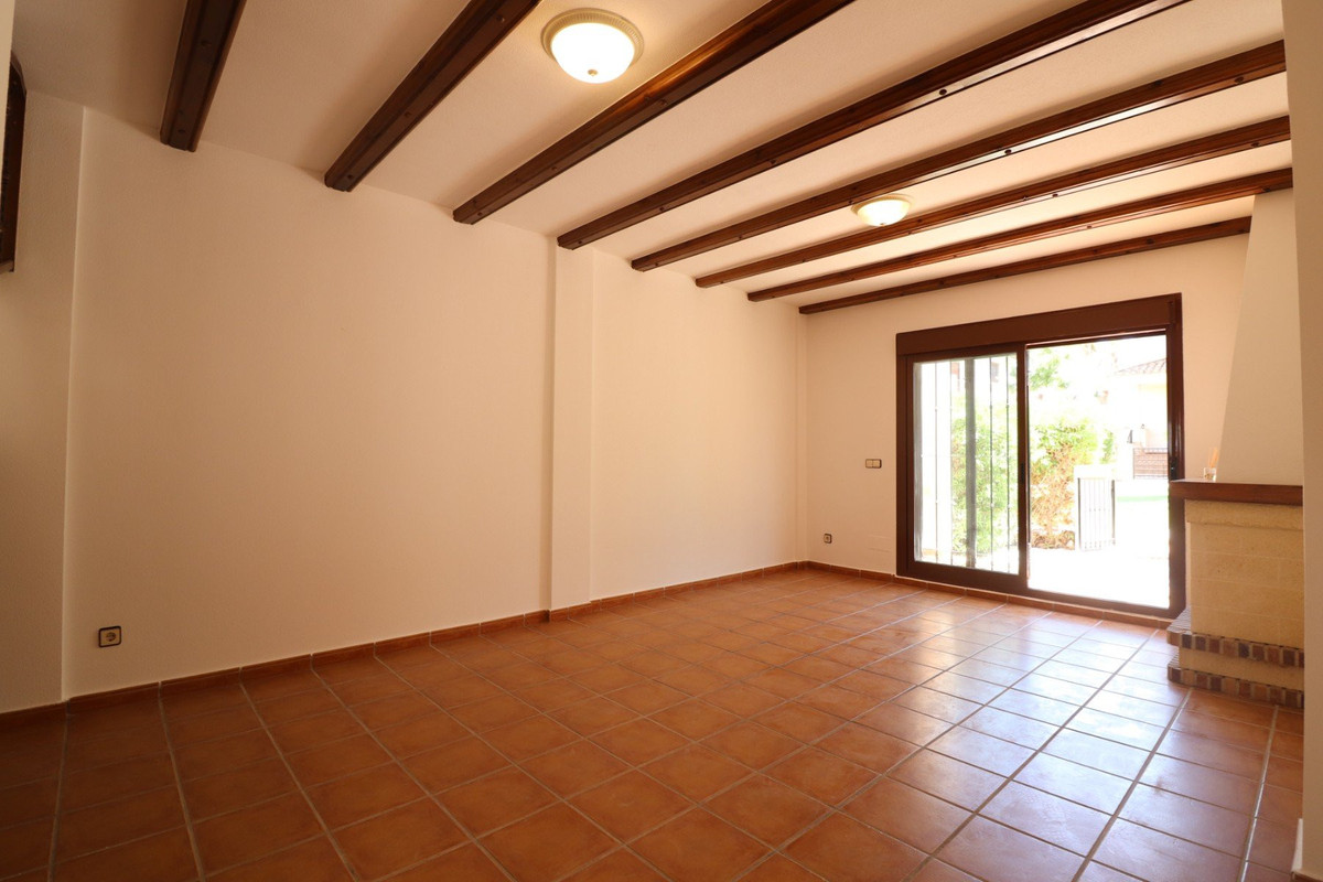 For sale - 3 Bedroom 2 Bathroom House - Semi-Detached House in Algorfa - La Finca Golf  - Alicante
