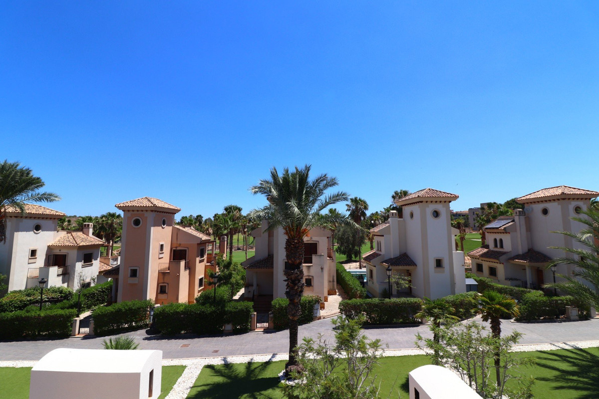 For sale - 3 Bedroom 2 Bathroom House - Semi-Detached House in Algorfa - La Finca Golf  - Alicante