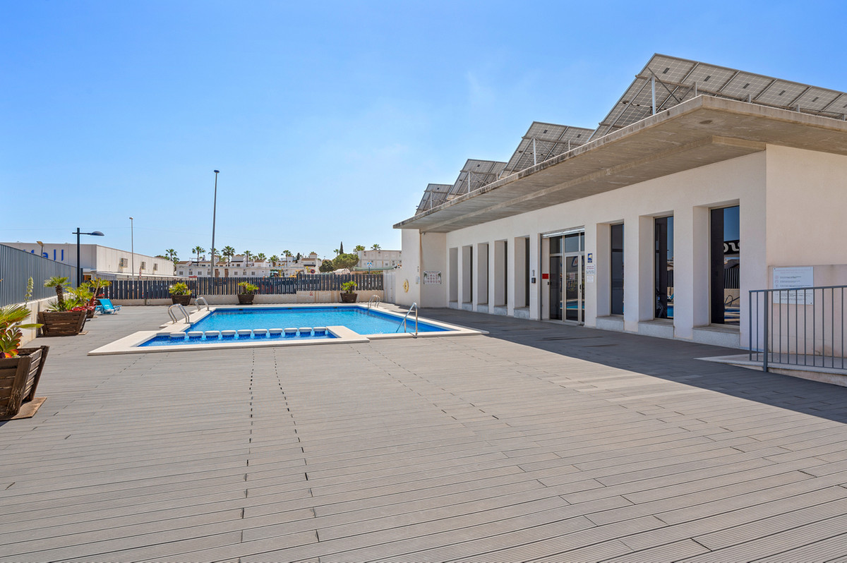 For sale - 2 Bedroom 2 Bathroom Apartment - Ground Floor Apartment in Orihuela - Los Dolses  - Alicante