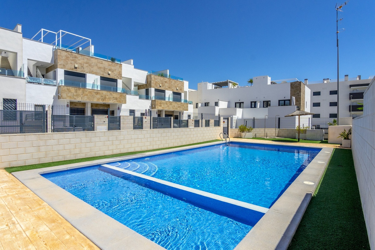 For sale - 3 Bedroom 3 Bathroom House - Townhouse in Orihuela - Villamartin  - Alicante