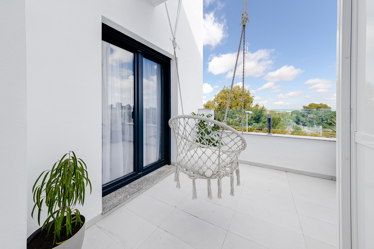 For sale - 3 Bedroom 3 Bathroom House - Townhouse in Orihuela - Villamartin  - Alicante