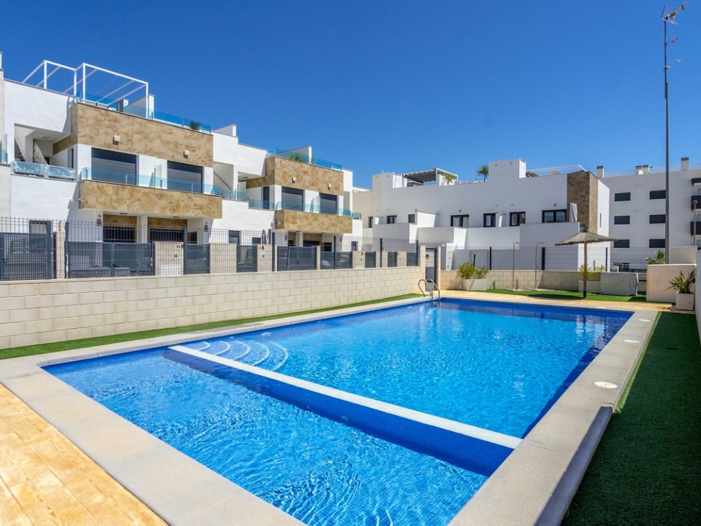 3 Bedroom 3 Bathroom House - Townhouse in Orihuela