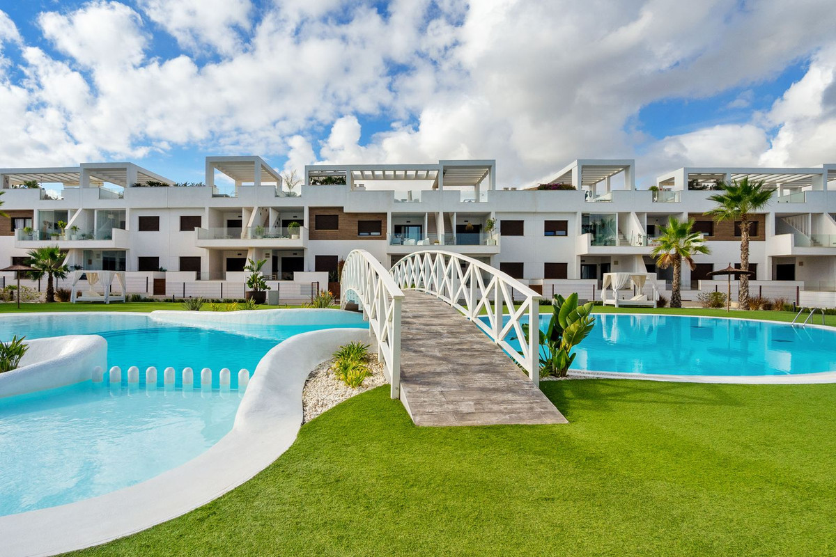 For sale - 4 Bedroom 3 Bathroom House - Detached Villa in Orihuela - Los Balcones  - Alicante