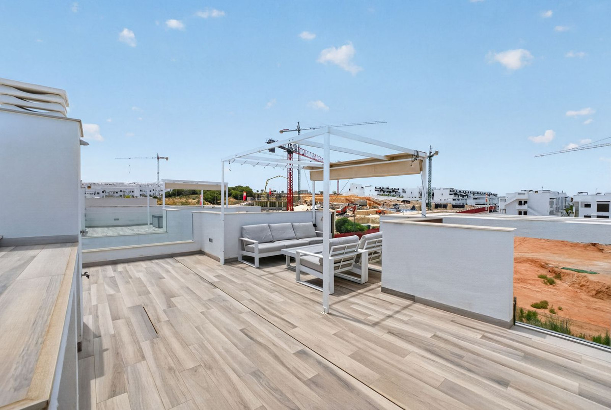 For sale - 4 Bedroom 3 Bathroom House - Detached Villa in Orihuela - Los Balcones  - Alicante