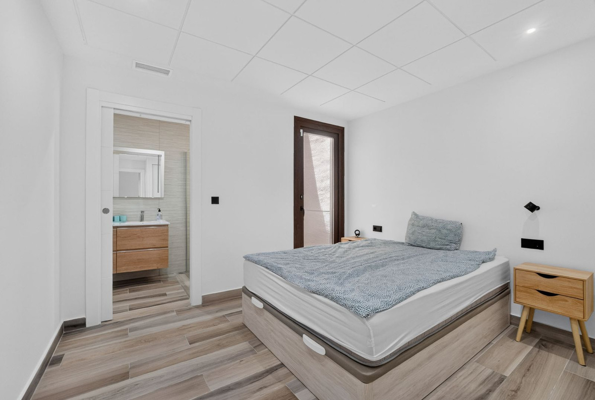 For sale - 4 Bedroom 3 Bathroom House - Detached Villa in Orihuela - Los Balcones  - Alicante
