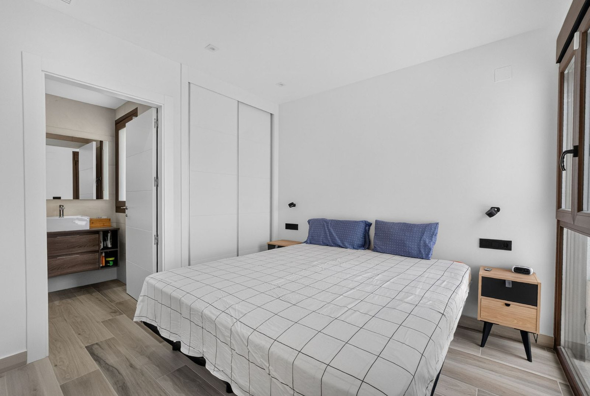 For sale - 4 Bedroom 3 Bathroom House - Detached Villa in Orihuela - Los Balcones  - Alicante