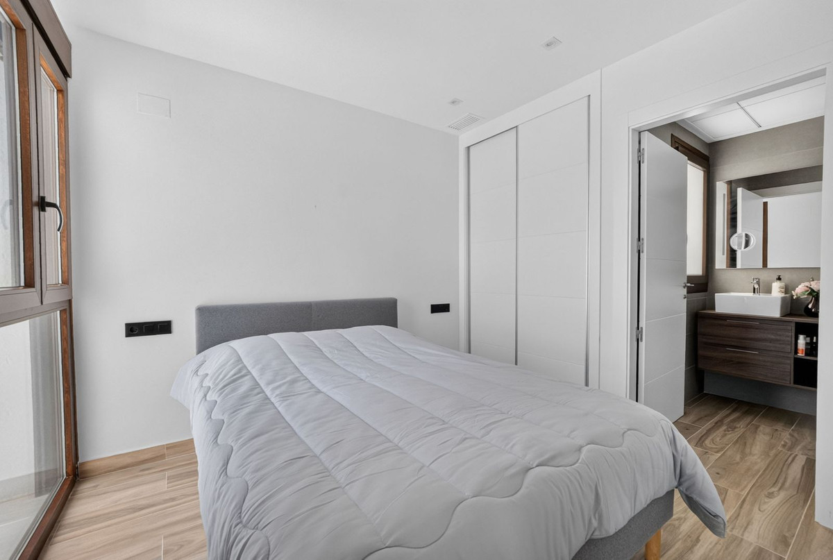 For sale - 4 Bedroom 3 Bathroom House - Detached Villa in Orihuela - Los Balcones  - Alicante