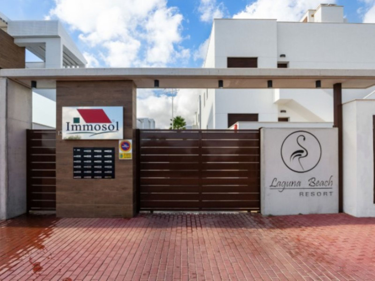 For sale - 4 Bedroom 3 Bathroom House - Detached Villa in Orihuela - Los Balcones  - Alicante