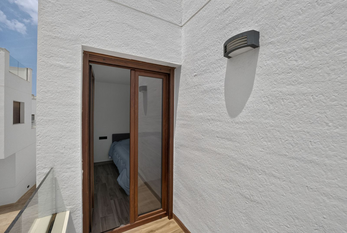 For sale - 4 Bedroom 3 Bathroom House - Detached Villa in Orihuela - Los Balcones  - Alicante