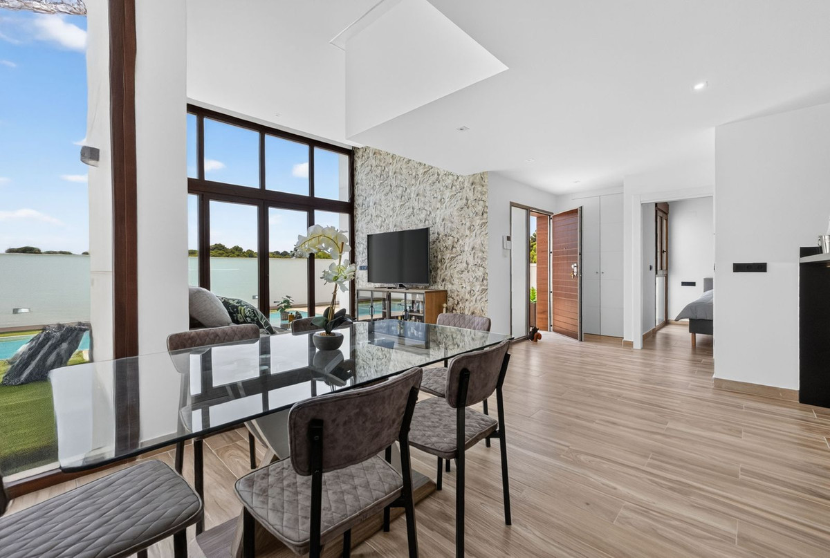 For sale - 4 Bedroom 3 Bathroom House - Detached Villa in Orihuela - Los Balcones  - Alicante