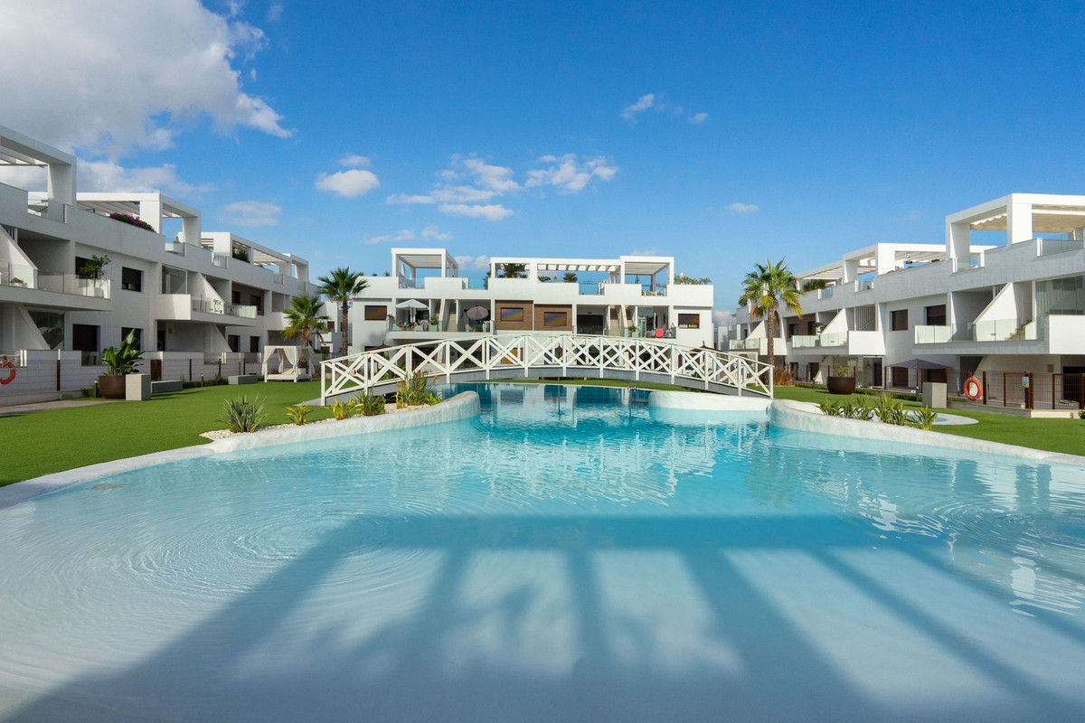 For sale - 4 Bedroom 3 Bathroom House - Detached Villa in Orihuela - Los Balcones  - Alicante