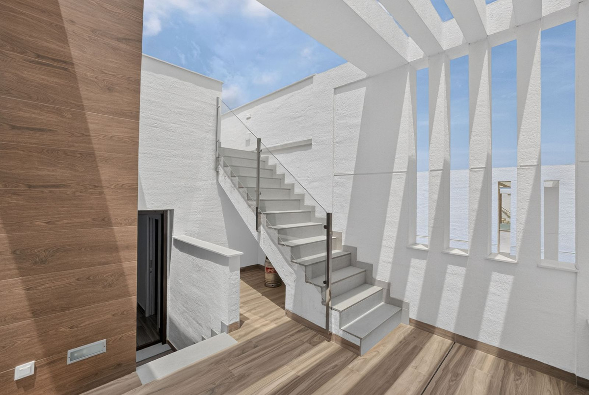For sale - 4 Bedroom 3 Bathroom House - Detached Villa in Orihuela - Los Balcones  - Alicante