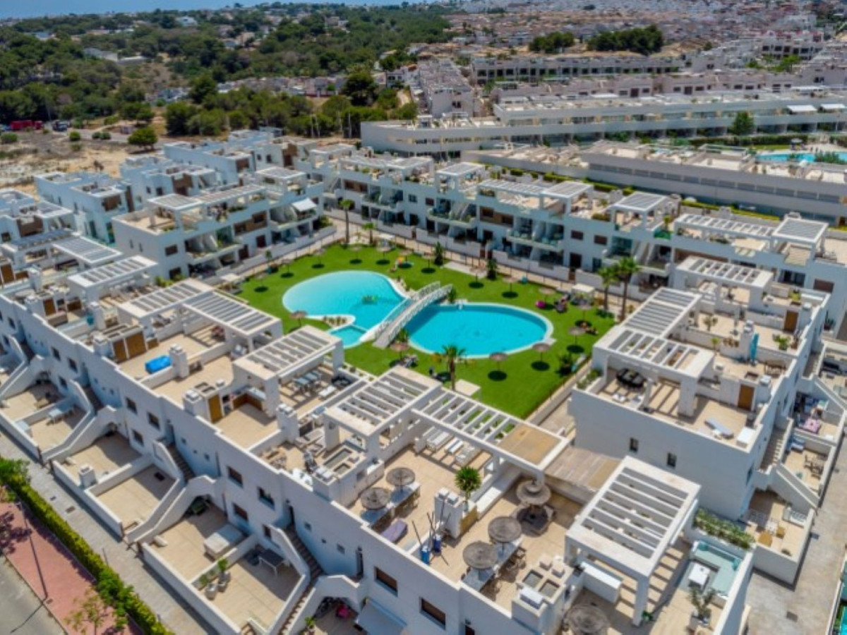 For sale - 4 Bedroom 3 Bathroom House - Detached Villa in Orihuela - Los Balcones  - Alicante