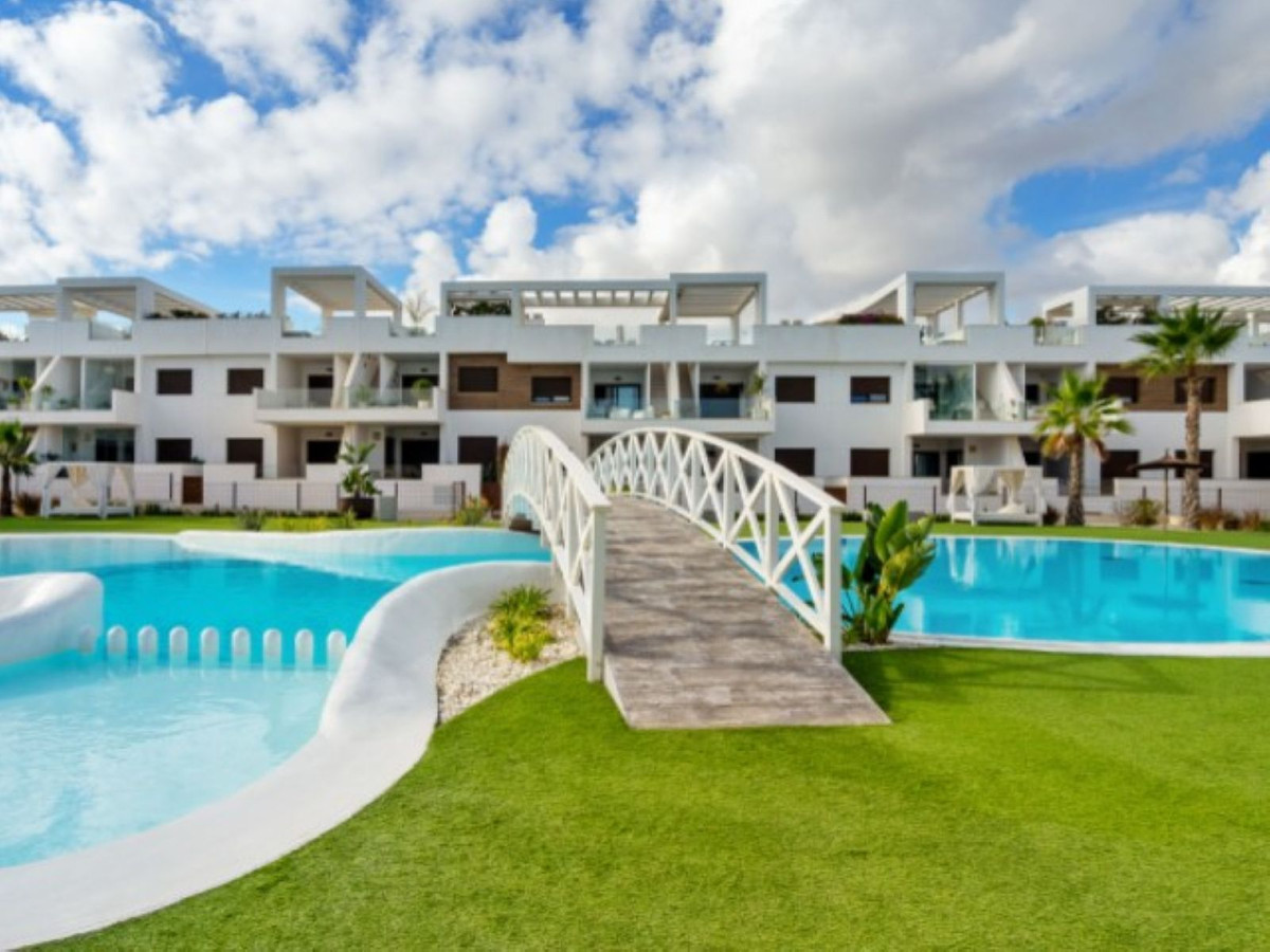 For sale - 4 Bedroom 3 Bathroom House - Detached Villa in Orihuela - Los Balcones  - Alicante