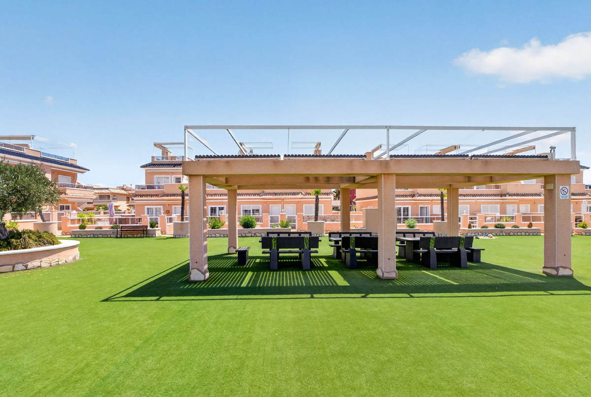 For sale - 3 Bedroom 2 Bathroom House - Townhouse in Orihuela - Lomas de Cabo Roig  - Alicante