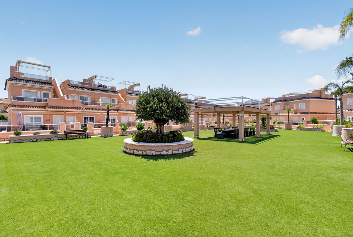 For sale - 3 Bedroom 2 Bathroom House - Townhouse in Orihuela - Lomas de Cabo Roig  - Alicante