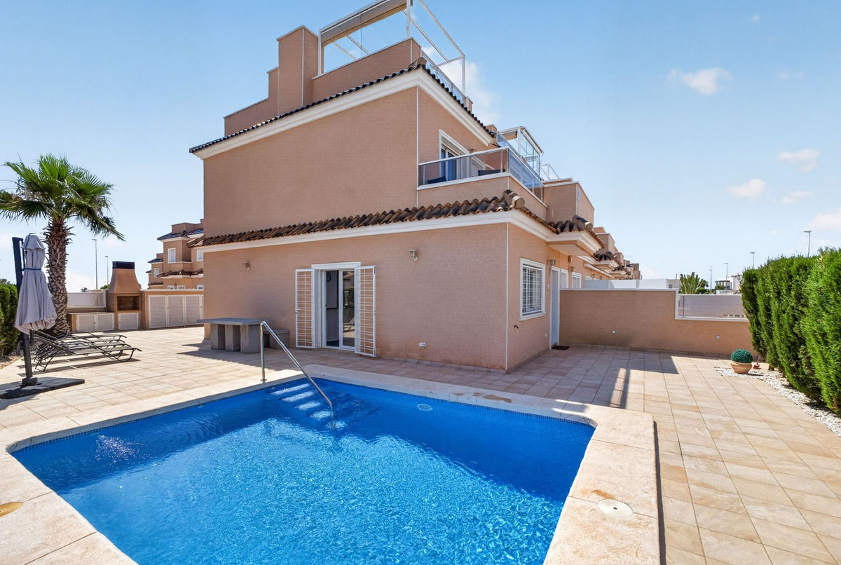 For sale - 3 Bedroom 2 Bathroom House - Townhouse in Orihuela - Lomas de Cabo Roig  - Alicante