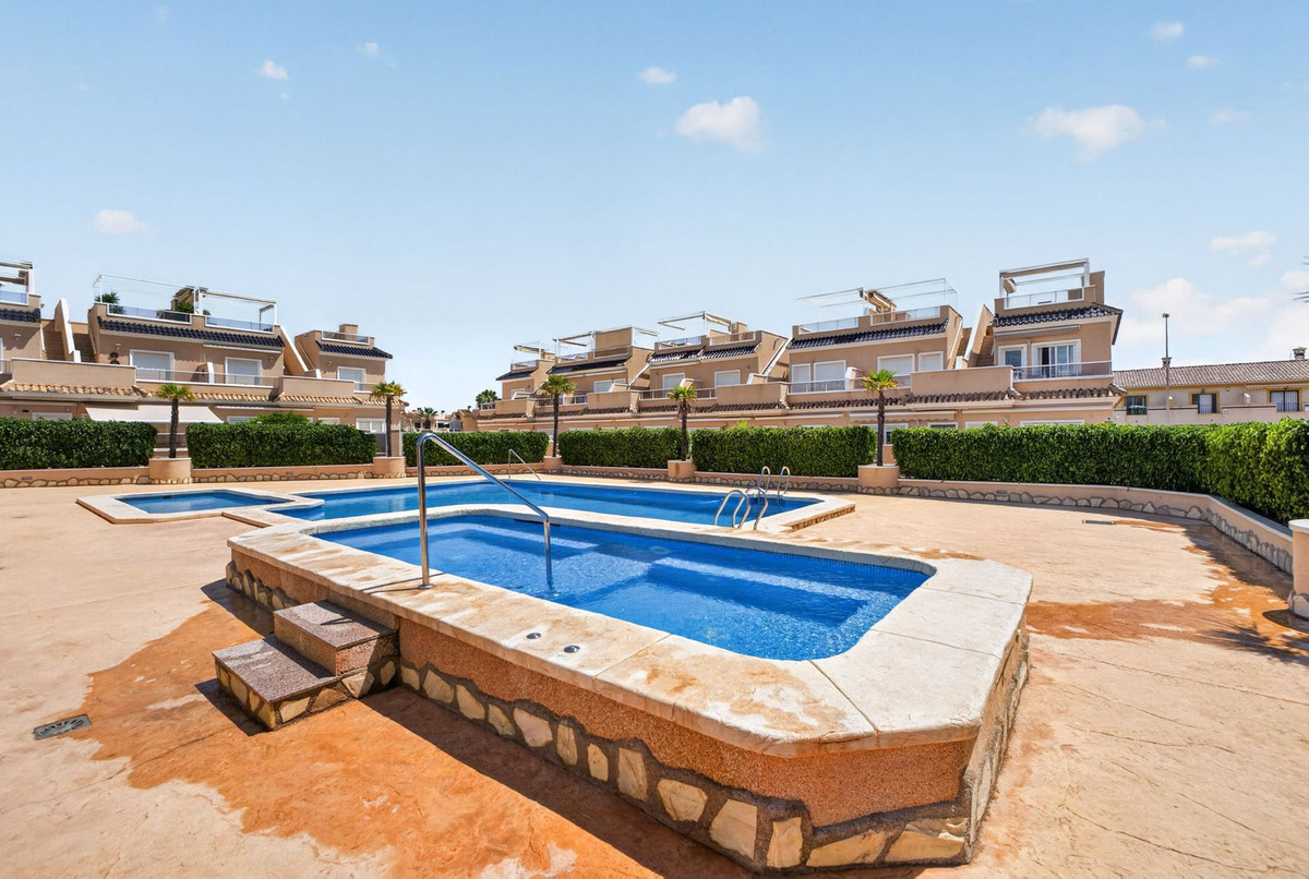 For sale - 3 Bedroom 2 Bathroom House - Townhouse in Orihuela - Lomas de Cabo Roig  - Alicante