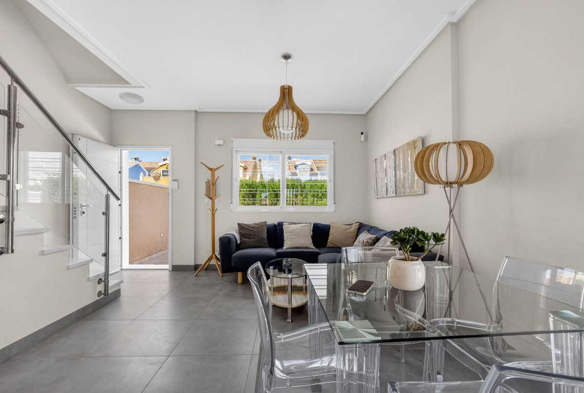 For sale - 3 Bedroom 2 Bathroom House - Townhouse in Orihuela - Lomas de Cabo Roig  - Alicante