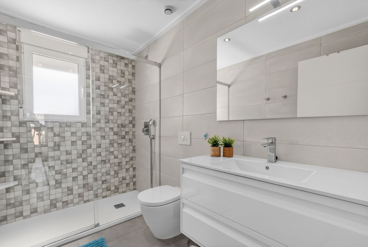 For sale - 3 Bedroom 2 Bathroom House - Townhouse in Orihuela - Lomas de Cabo Roig  - Alicante