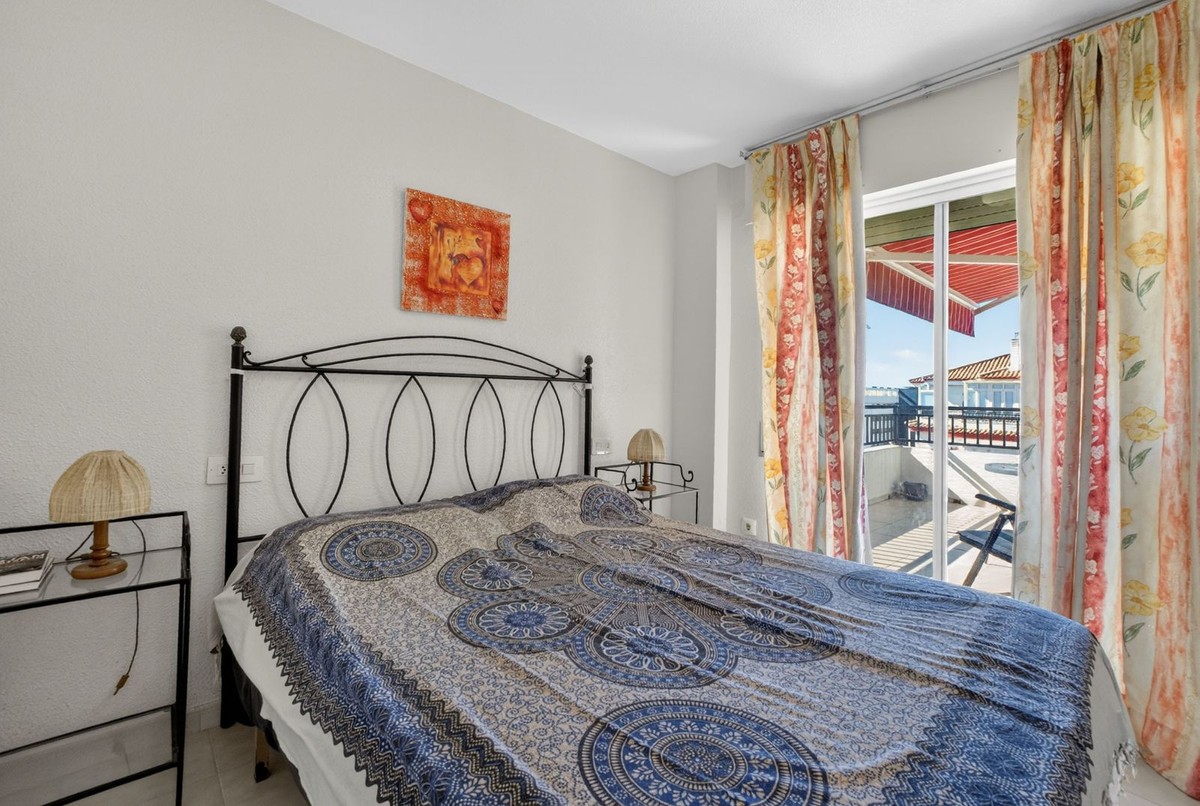 For sale - 3 Bedroom 2 Bathroom Apartment - Penthouse in Torrevieja - La Mata  - Alicante