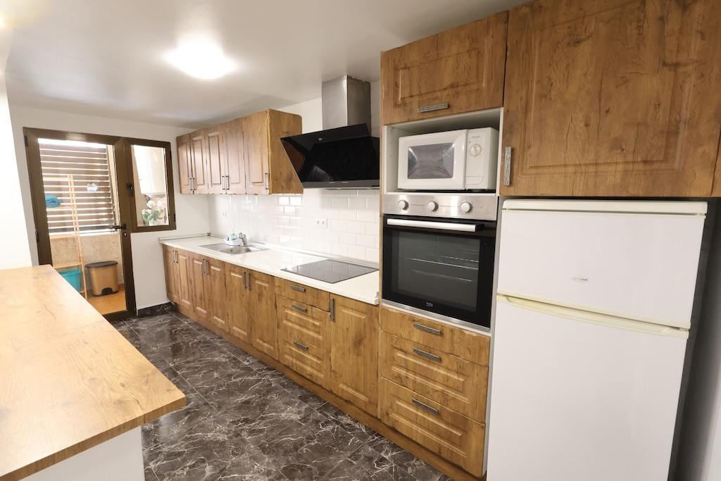 For sale - 3 Bedroom 2 Bathroom Apartment - Ground Floor Apartment in Torrevieja - Torrevieja Centro  - Alicante