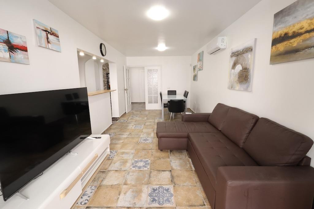 For sale - 3 Bedroom 2 Bathroom Apartment - Ground Floor Apartment in Torrevieja - Torrevieja Centro  - Alicante