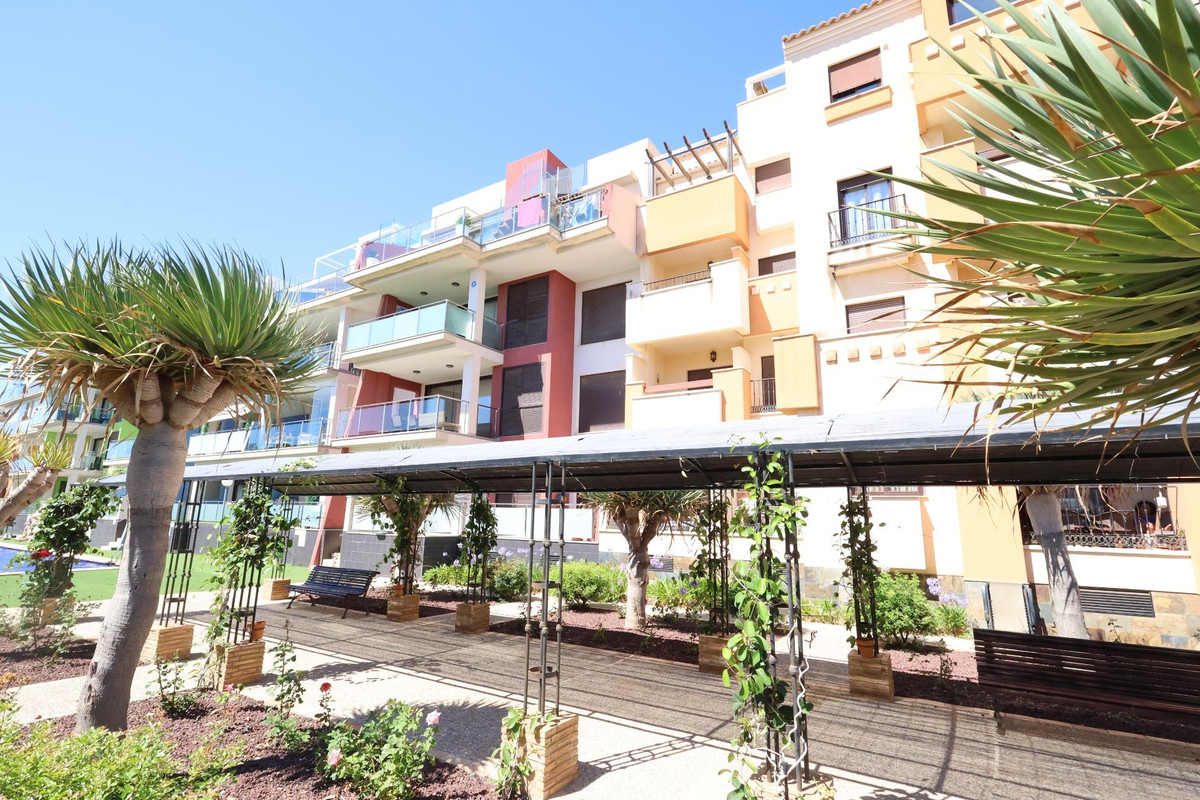 For sale - 2 Bedroom 2 Bathroom Apartment - Ground Floor Apartment in Orihuela - Lomas de Cabo Roig  - Alicante